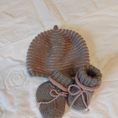 Ensemble bonnet +chaussons