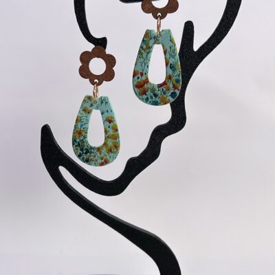 Boucles d’oreilles « Larmes Bohèmes » en pâte polymère vert clair et bois