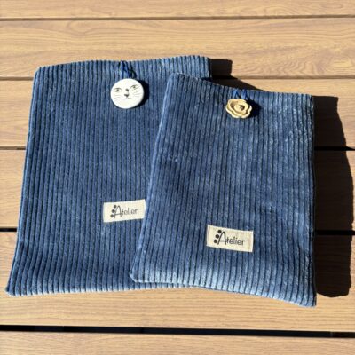 Pochette livre en velours côtelé Bleu et tissus japonais a l'intérieur taille L et M