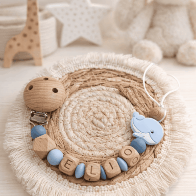 attache tétine baleine bleue