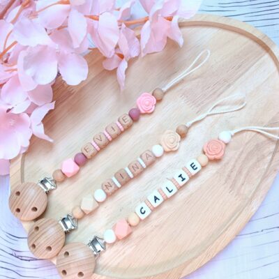 attache tétine fleur