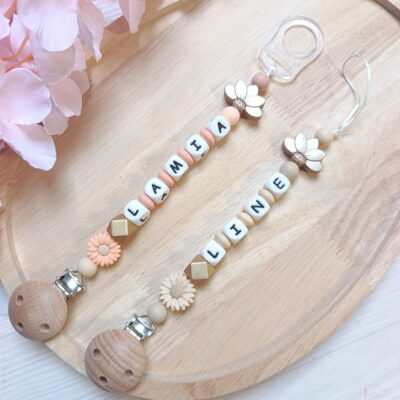 attache tétine fleur lotus marguerite