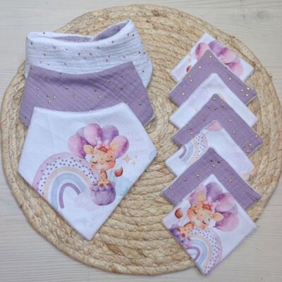 ensemble bébé bavoirs bandana et lingettes lavables girafe mauve