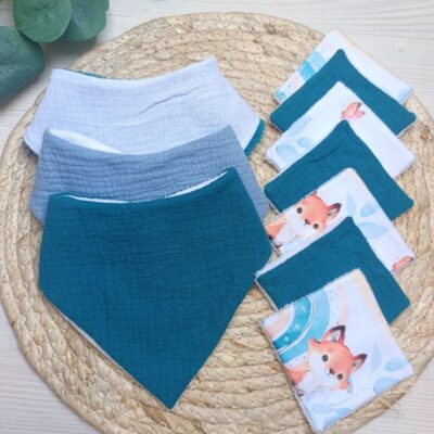 ensemble bébé bavoirs bandana et lingettes lavables renards bleus