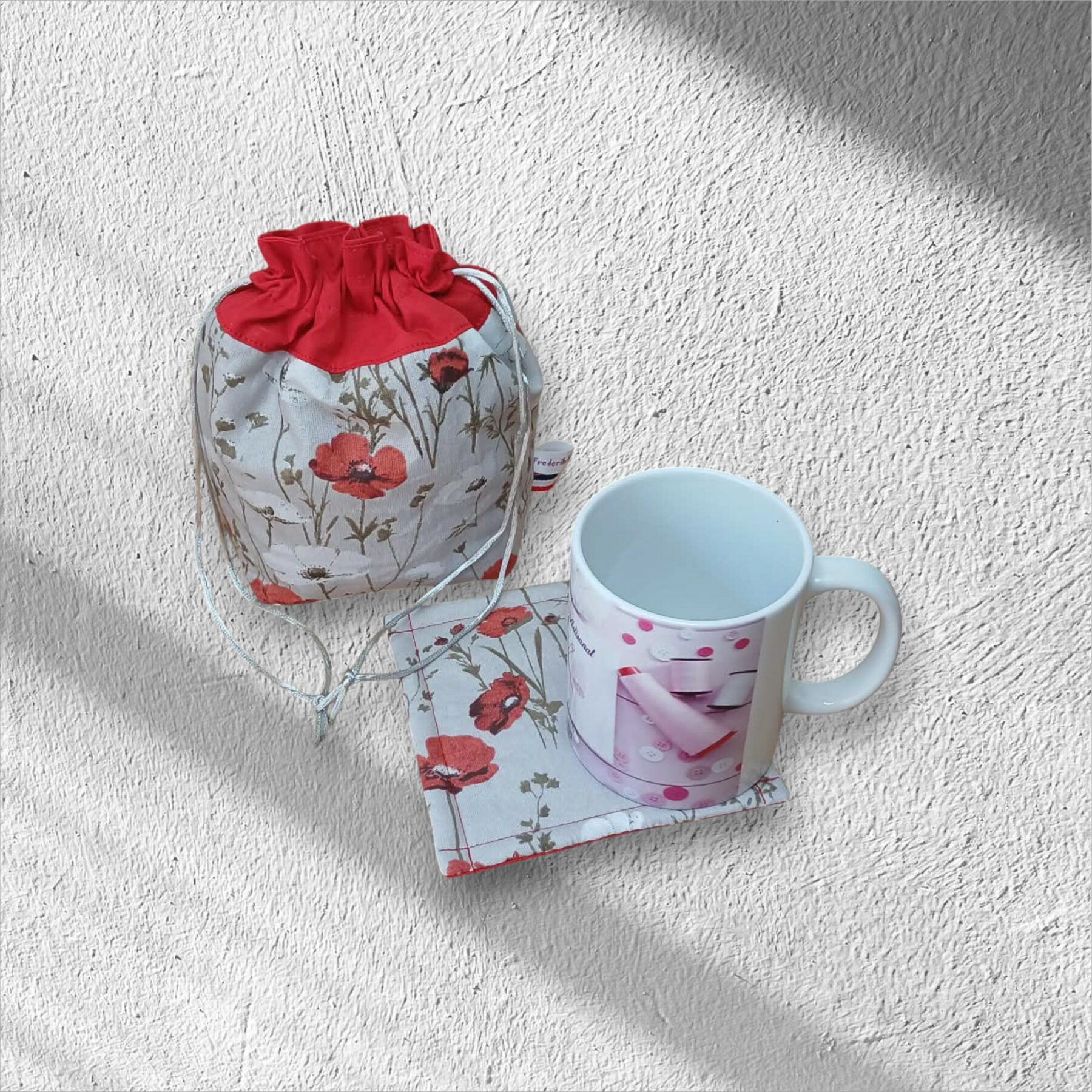 Pochette de transport pour mug et son sous mug, sac de rangement forme pochon ouatiné. Modèle au choix – Image 7