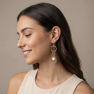 Boucles d'Oreilles Saṅgha – Papier Népalais Bleu Canard & Caramel – Cercles en Cascade & Gold Filled 14K – Bijou Fait Main