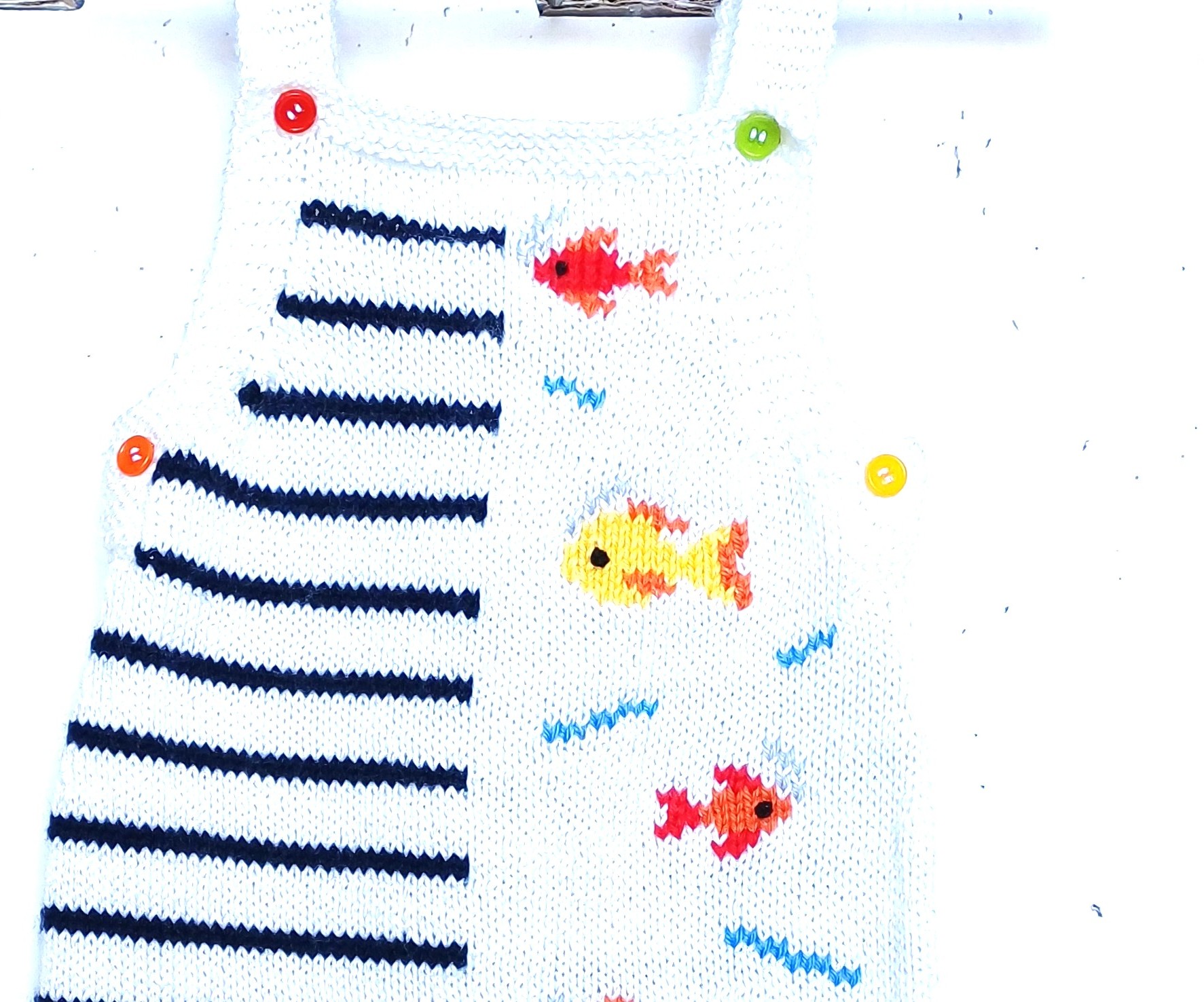 Salopette 3/6 mois style marin avec des poissons brodés, tricot main – Image 2