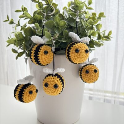 Porte clé abeille au crochet