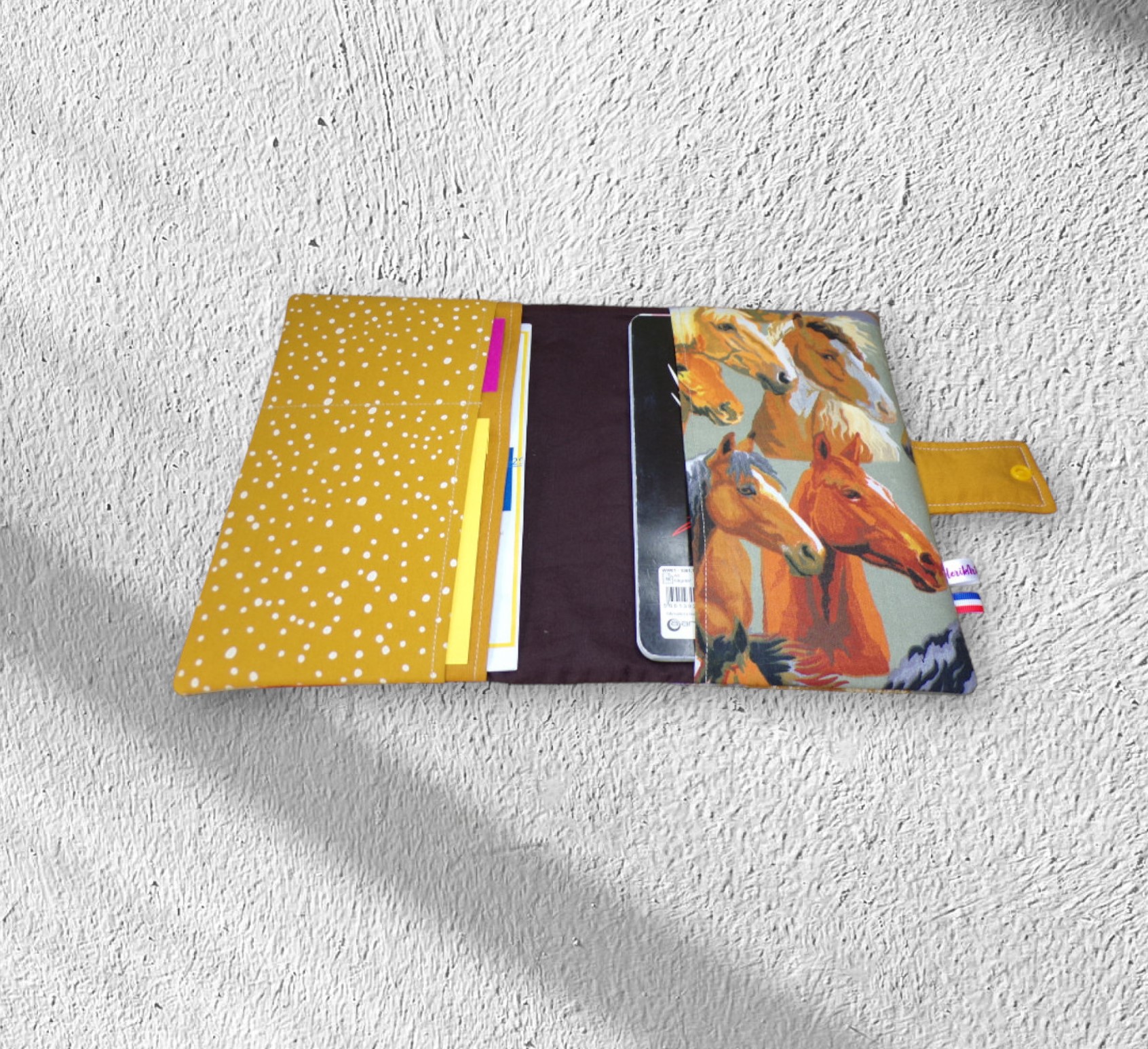 Housse protège carnet de santé, passeport pour cheval personnalisable modèle 1 – Image 2