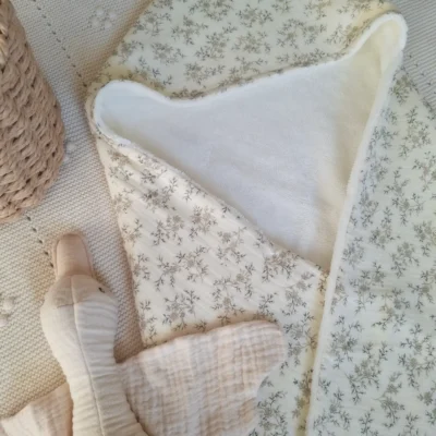 Cape de bain fleuris