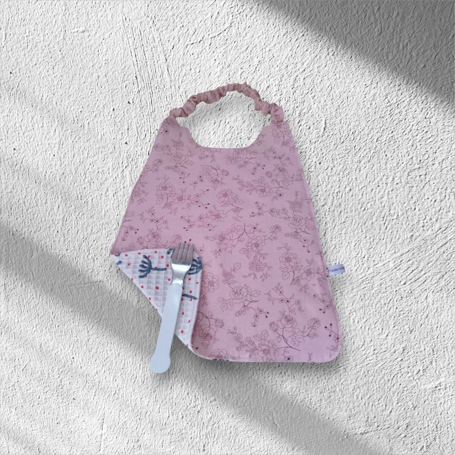 Serviette de table enfant, bavoir maternelle, modèle licornes et fées au choix – Image 6