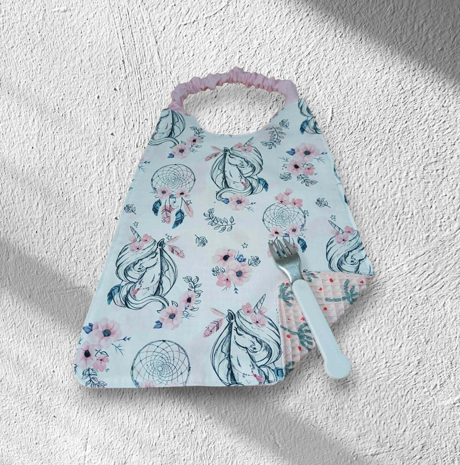 Serviette de table enfant, bavoir maternelle, modèle licornes et fées au choix – Image 13