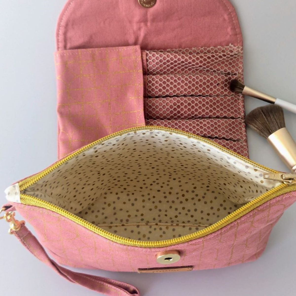 Trousse maquillage avec rangement pinceaux doublure écru pois dorés