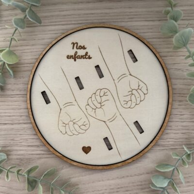 Décoration de naissance en bois