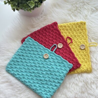 Pochette à livre fantaisie au crochet