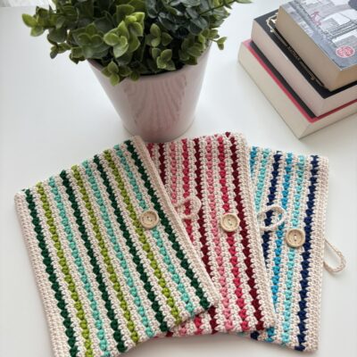Étui à livre petits cœurs au crochet, protège livre format poche, pochette de lecture fait main, cadeau lecteur original