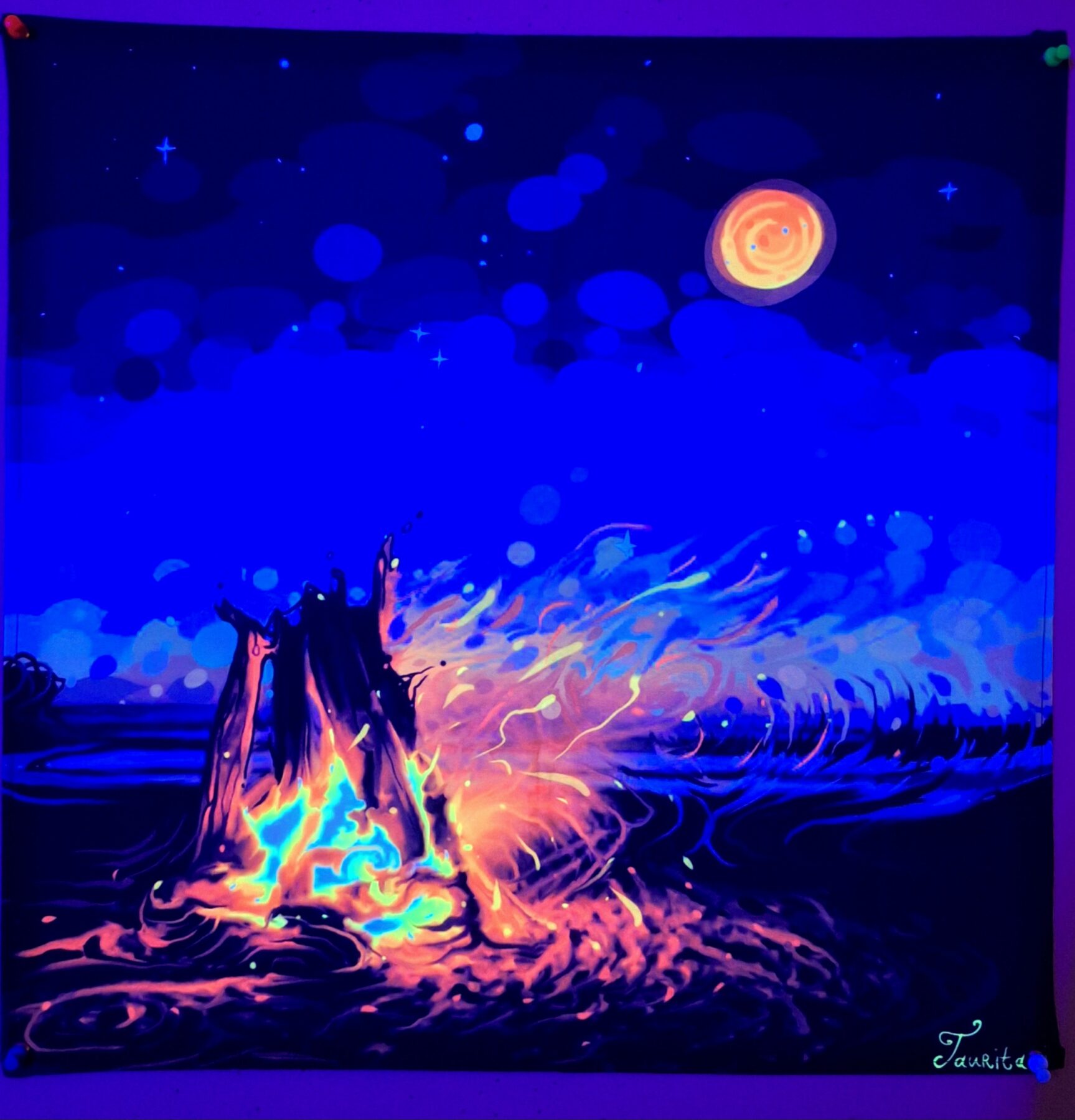 Tenture murale fluorescente feu de camp - Tissu UV 50x50 cm – Image 2