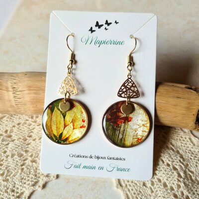 Boucles d'oreille femme fait main papier résiné et acier inoxydable Feuille dorée