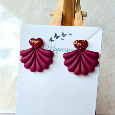 Boucles d'oreille femme fait main en pâte polymère et résine pailletée cœur Bordeaux