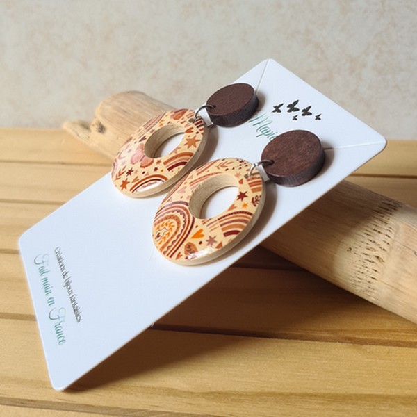 Boucles d'oreille pendante femme fait main Créoles en bois Nature – Image 2
