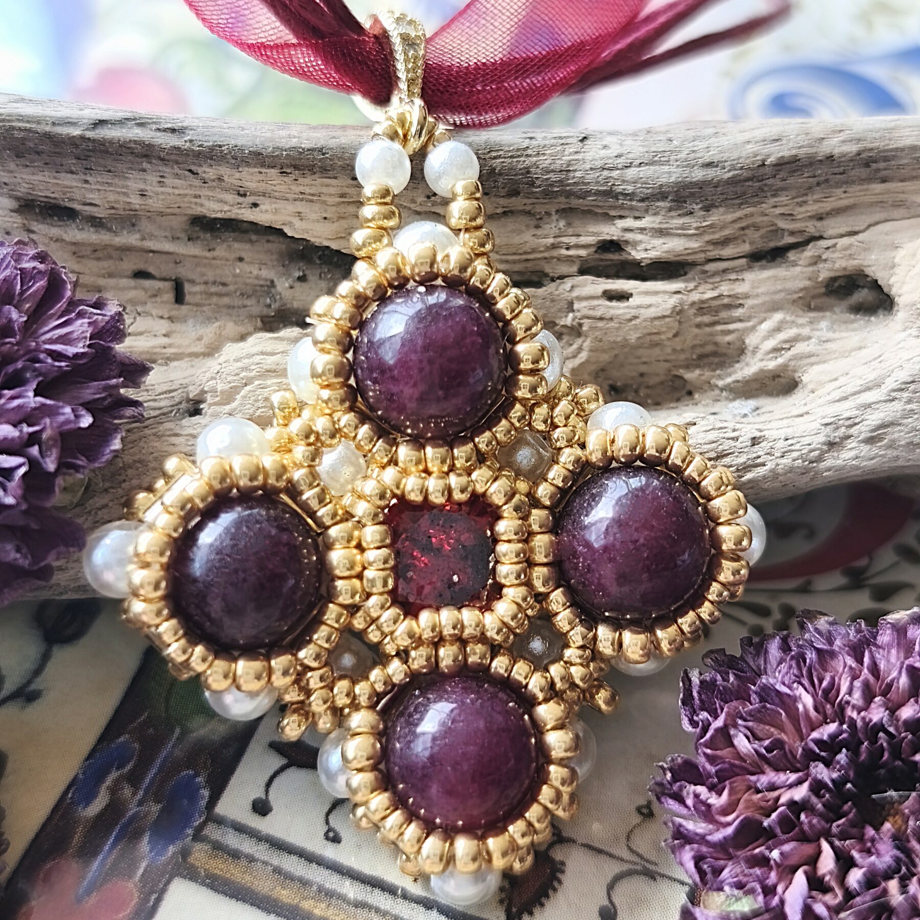 Collier Deirdre Grenat