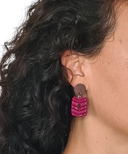 Boucles d'oreille femme fait main en pâte polymère et résine Bordeaux – Image 4