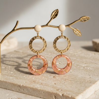 Boucles d'oreilles doubles cercles fait main Nāca — rose poudré & bronze doré