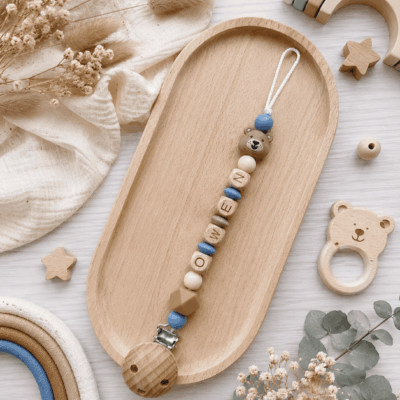 attache tétine ourson bleu beige