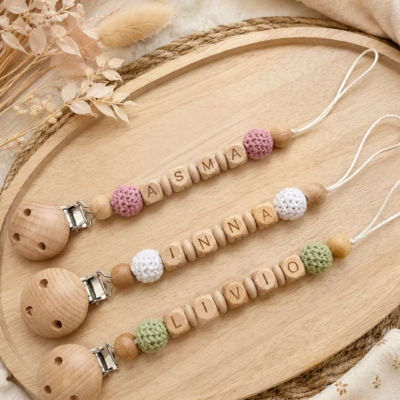 attaches tétine perles crochet bois