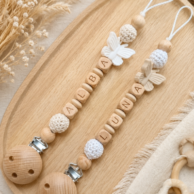 attache tétine papillon crochet