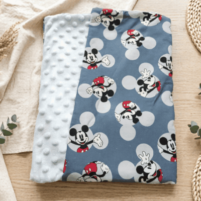 couverture naissance fait main mickey