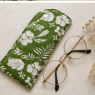 Étui à lunettes en coton fleuri vert – Fait main – Talya Création Artisanale