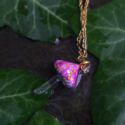 Collier champignon quartz et résine fluorescent