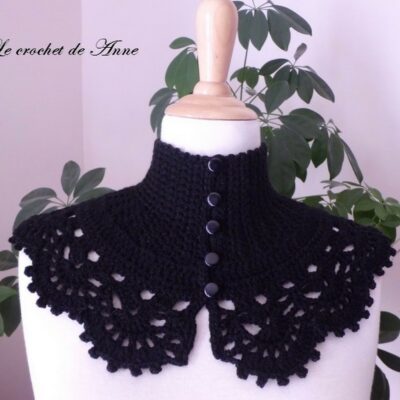Tour de cou / Col noir de style Victorien orné d'une belle bordure dentelle !