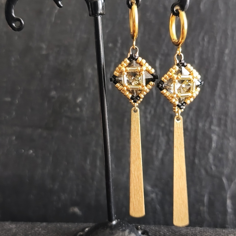 Boucles d'oreilles Gabrielle noire – Image 3
