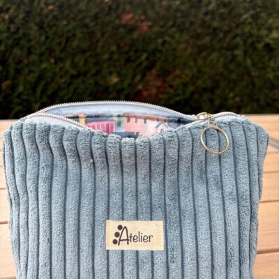 Petite trousse de toilette en tissus bleu lagon