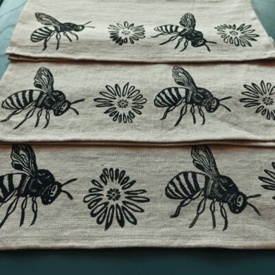 Serviette de table en lin - "abeilles et fleurs "-gris