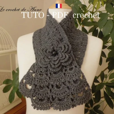 TUTO CROCHET – Echarpe orné de bordures dentelle et d'une fleur broche , facile à réaliser !