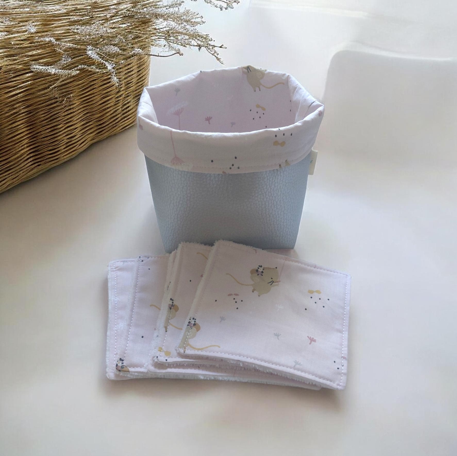 Panier à lingettes bébé en simili cuir gris avec lot de lingettes lavables – Fait main