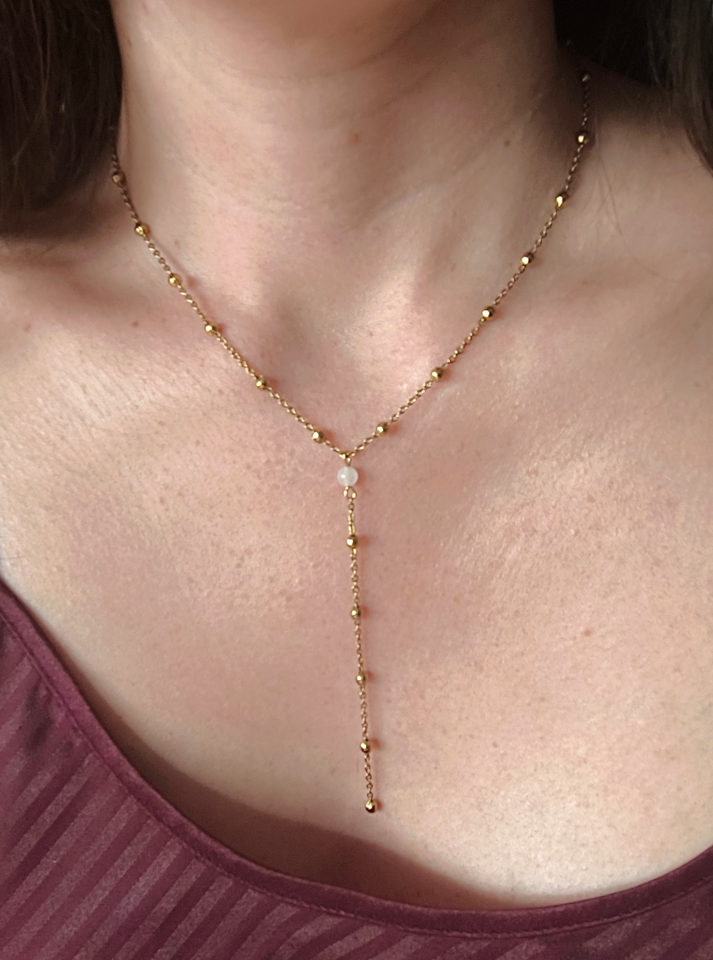 Collier pierre naturelle jade blanc et chaine à billes en acier inoxydable doré