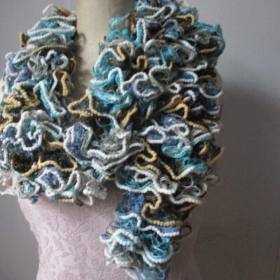 écharpe fantaisie, modèle unique,faitmains,tricot,cadeau,accessoire