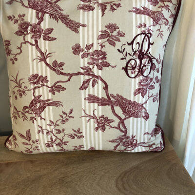 housse de coussins 45x45 toile de jouy ,lin et coton ,monogramme brodé B