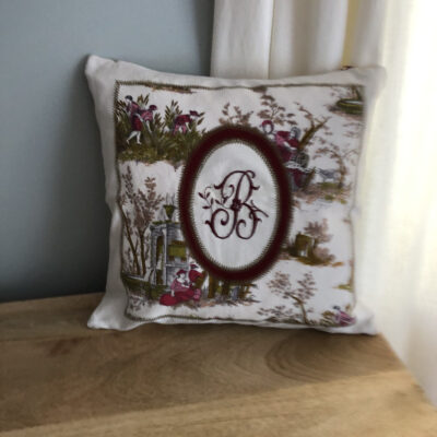 housse de coussins Romanex de Boussac , chanvre et broderie B , A ou C