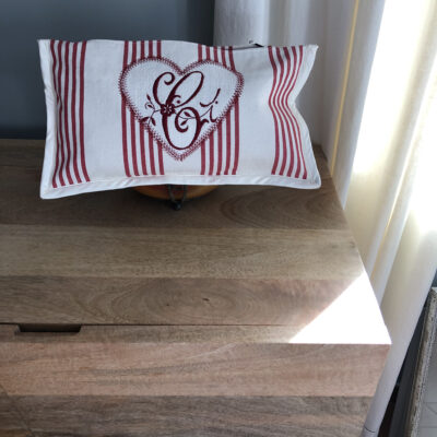 trousse de toilette, pochette , fourre-tout rayures rouges et broderie lettre C