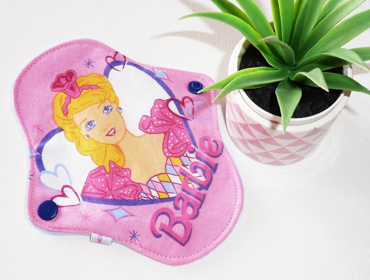 Protège-slip lavable BARBIE (MINI, FIN & DISCRET - 17 cm) - Zéro déchet - PSL - Protège-slip en coton ado fille femme - Hygiène intime féminine